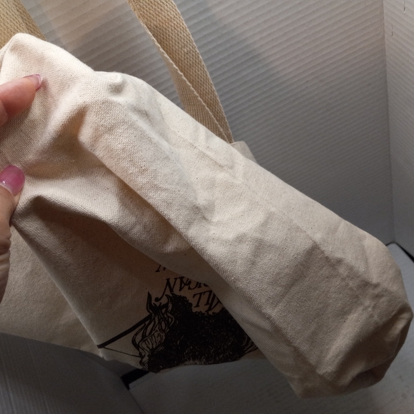 Chris Stapleton Q-Tees Canvas Fabric 15 1/2 in long x 20 in wide Cream Tote Bag - Picture 4 of 10